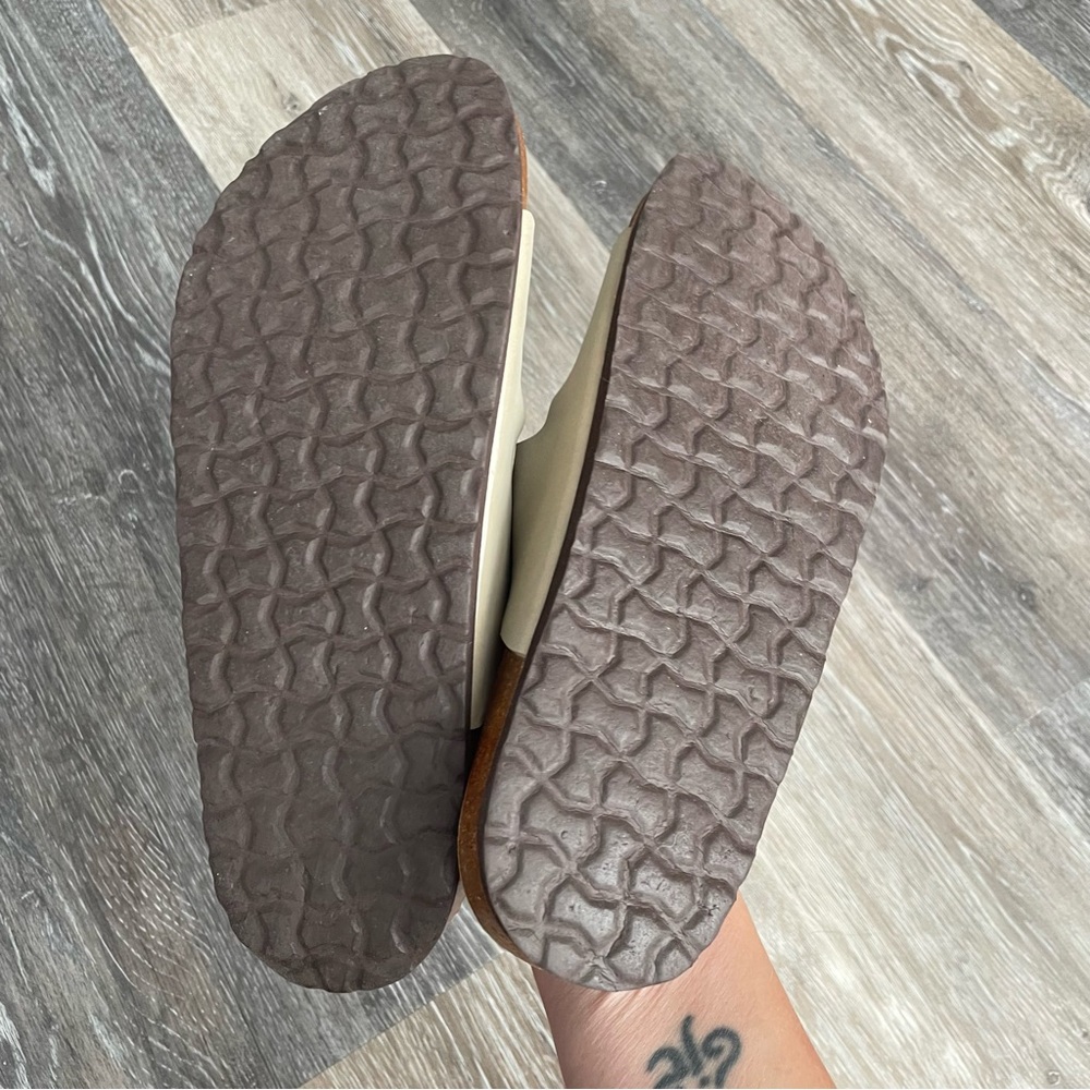 CUSHIONAIRE Lane Cork Footbed Sandals Stone Size 9.5 - Picture 6 of 6